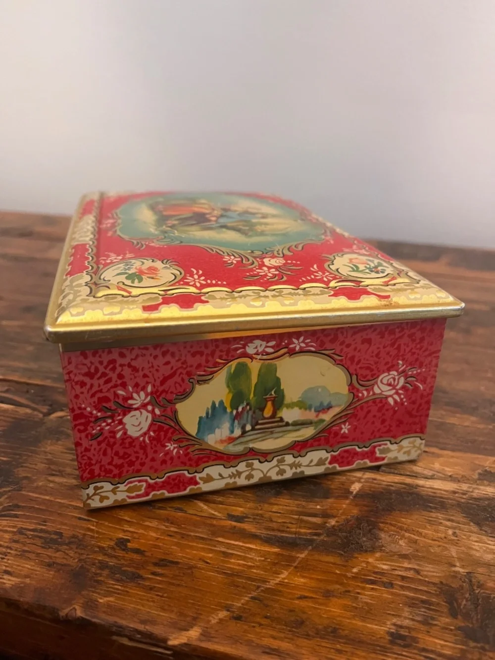 Vintage Made in England Romantic Tin Box | Rococo Courting Couple
